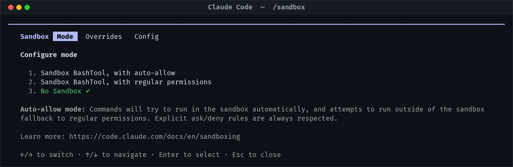Panel komendy /sandbox w Claude Code z zakładkami Mode, Overrides, Config i trzema trybami: auto-allow, regular permissions, No Sandbox