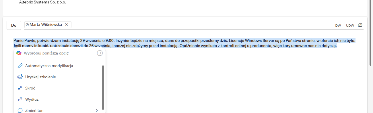 Zaznaczona wersja robocza maila w Outlooku i otwarte menu Copilota z pozycją Uzyskaj szkolenie