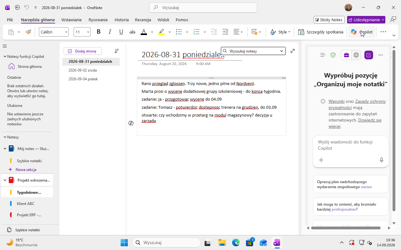 Panel Copilota wysunięty z prawej strony okna OneNote zaraz po kliknięciu przycisku Copilot na wstążce, z polem wpisywania polecenia i propozycjami poleceń