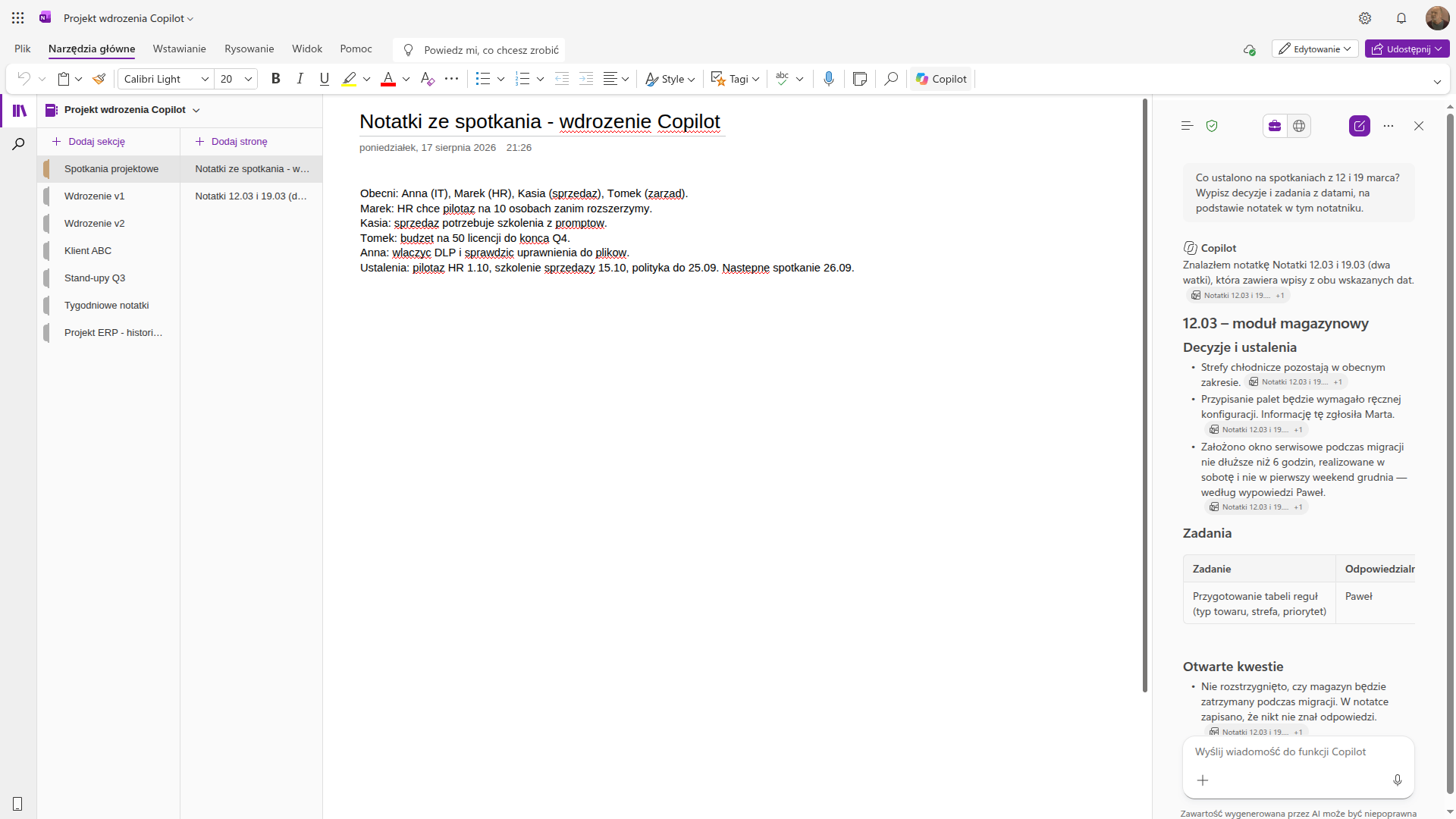 Panel Copilota w OneNote odpowiada na pytanie o treść z sąsiedniej strony tej samej sekcji i cytuje stronę, z której skorzystał