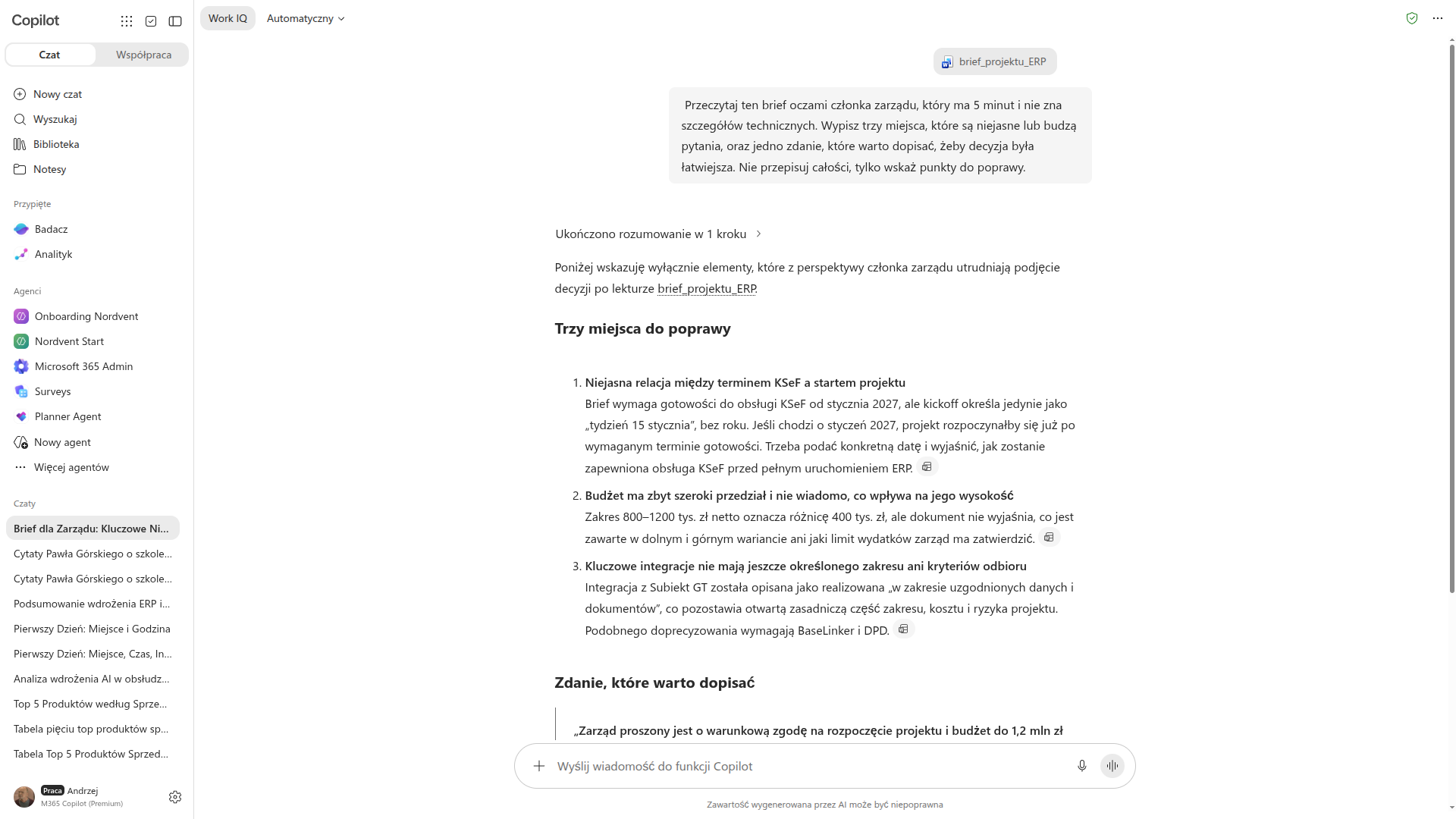 Copilot Chat z Work IQ wypisuje trzy niejasne miejsca w briefie projektu ERP i proponuje zdanie, które warto do niego dopisać