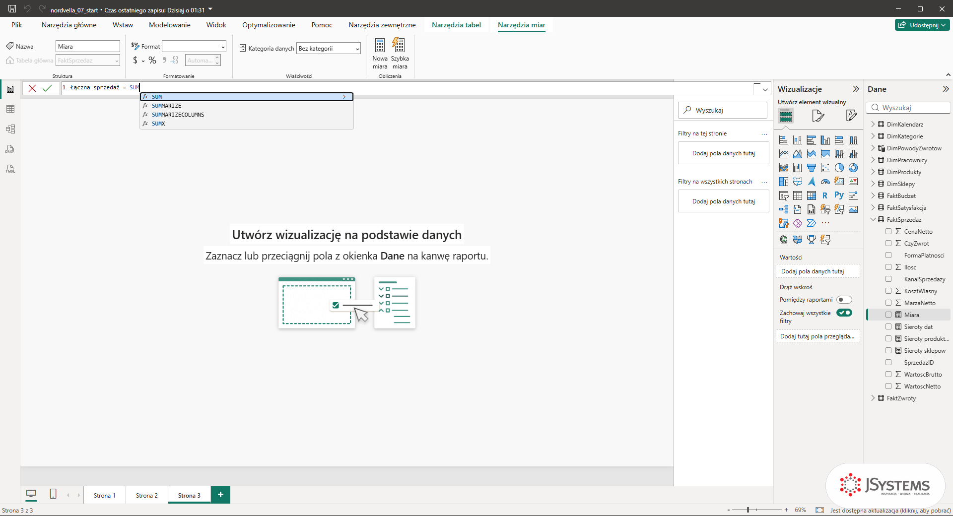 IntelliSense w pasku formuły Power BI: po wpisaniu Łączna sprzedaż = SUM lista funkcji SUM, SUMMARIZE, SUMMARIZECOLUMNS, SUMX